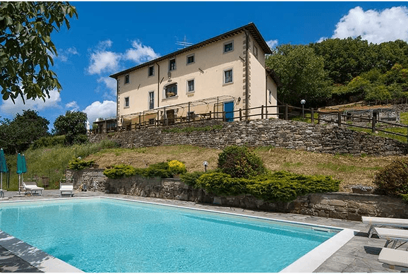 18th-century Tuscan farmhouse restored with love