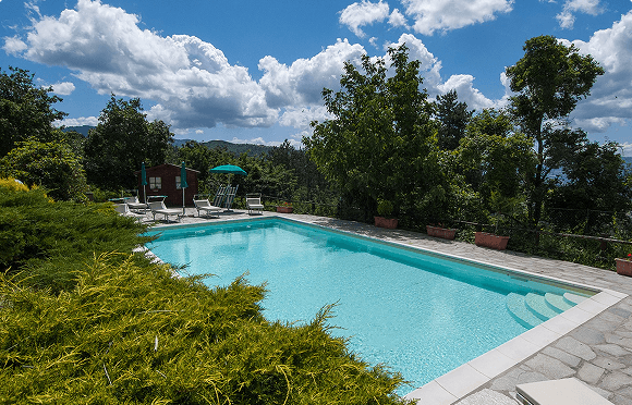 Panoramic pool overlooking the Casentino valley